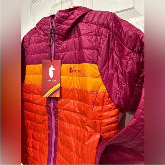 Cotopaxi Women’s XXS Capa Hooded Insulated Puffer Jacket NWT Raspberry Canyon - Picture 2 of 8